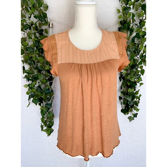 Hem & Thread Orange Ruffled Short Sleeve Top Keyhole Back Women's size Medium - Picture 1 of 10